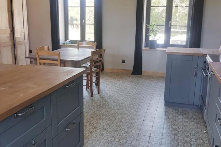 Chambre Spacieuse Avec Vue Sur Clocher Apartment Verchin Exterior foto